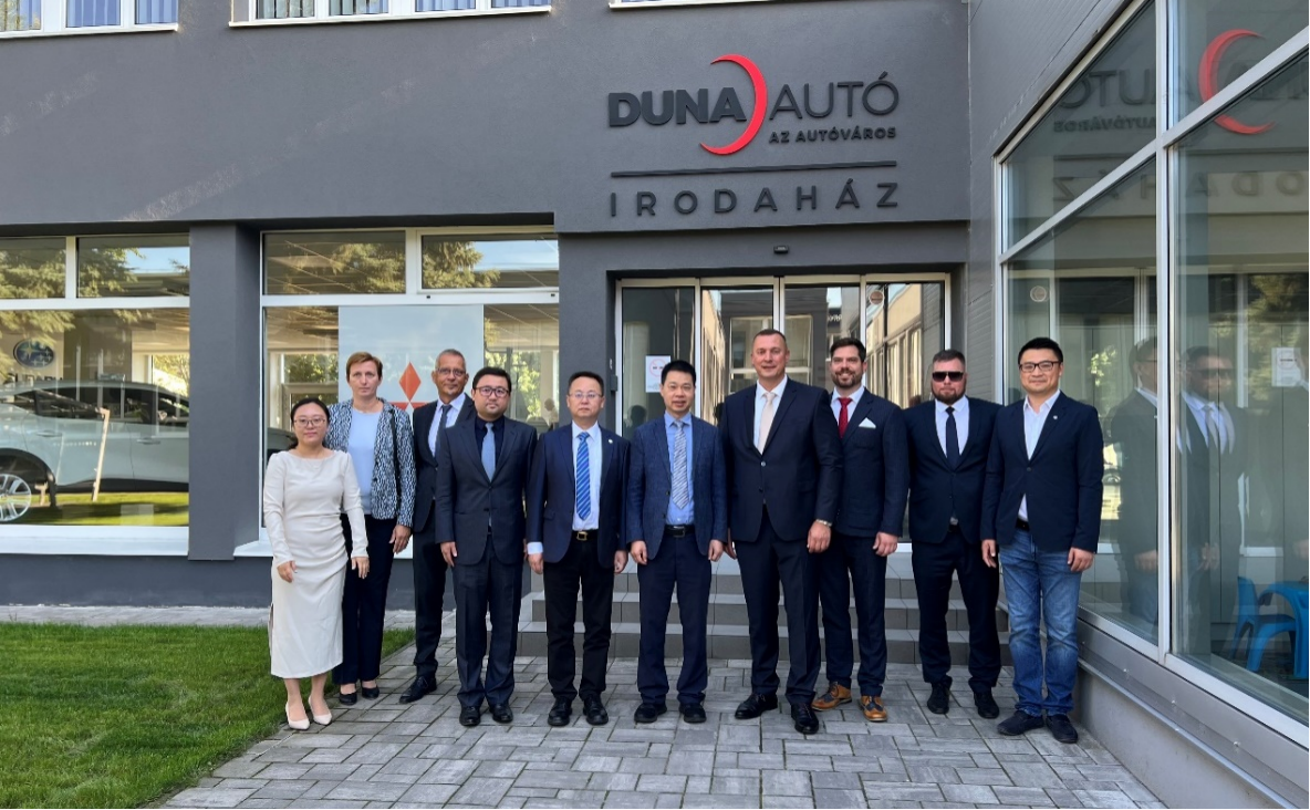 Duna Autó高管与Sunnic签订战略合作协议
